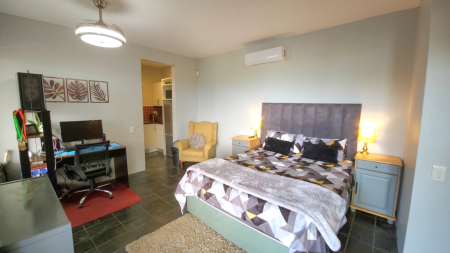 6 Bedroom Property for Sale in Kosmos Ridge North West